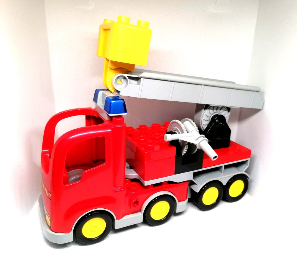 H959 DUPLO HRANÉ VELKÉ HASIČSKÉ AUTO S PLOŠINOU