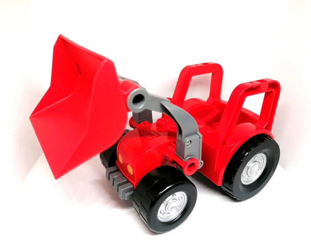 H966 DUPLO HRANÉ AUTÍČKO TRAKTOR S HRABLEM ČERVENÝ