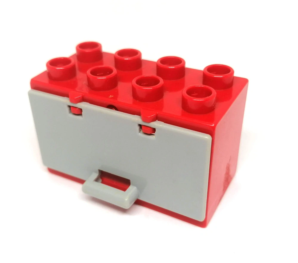 H1340 DUPLO HRANÁ SKŘÍŇKA ČERVENÁ DELŠÍ ODKLÁPĚCÍ ŠEDÁ DVÍŘKA