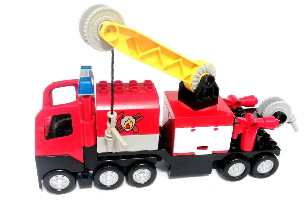 H1363 DUPLO HRANÉ VELKÉ HASIČSKÉ AUTO S NAVIJÁKEM CISTERNOU A JEŘÁBEM
