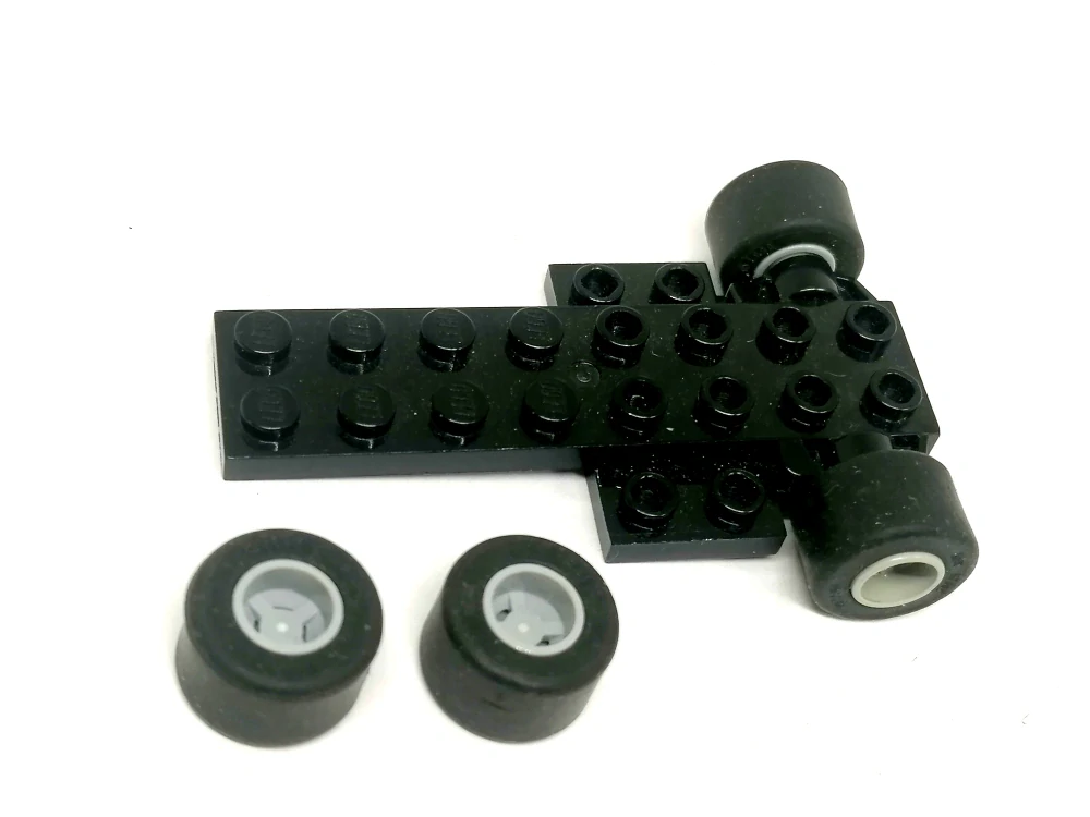 LH3196 LEGO HRANÝ PODVOZEK NA SETRVAČNÍK A 4 KOLA
