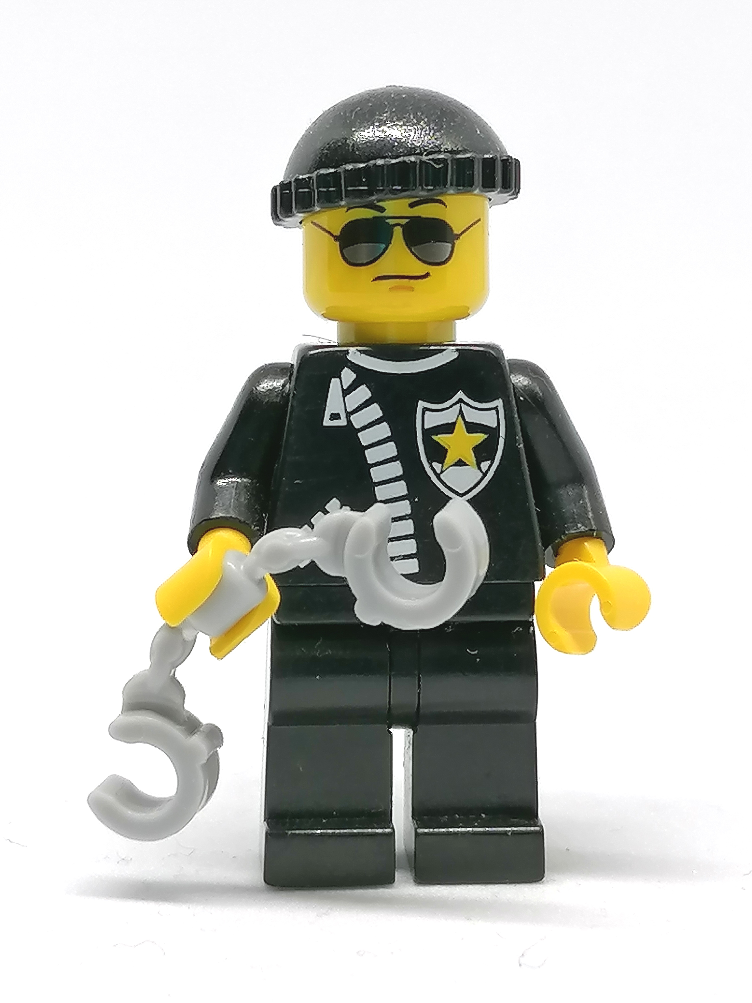 LH1582 HRANÁ MINIFIGURKA POLICISTA S ŽELÍZKY