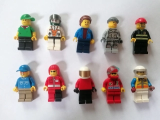 SADA 59 HRANÉ MINIFIGURKY CITY 10 KS
