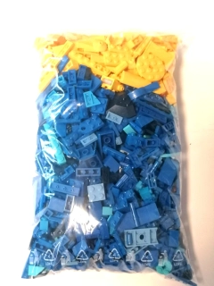 SCL143- HRANÉ LEGO MIX DÍLŮ ŽLUTÁ A MODRÁ - VÁHA 800 GRAMŮ