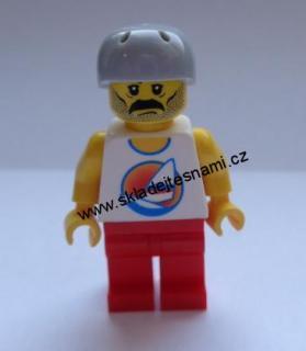 LN363 LEGO MINIFIGURKA NOVÁ MUŽ V SERFAŘSKÉM OBLEKU S ŠEDOU HELMOU