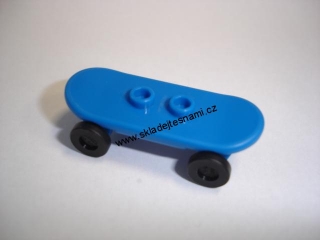 F225 LEGO HRANÝ DÍL SKATEBOARD MODRÝ ČERNÁ KOLA