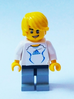 LH895 LEGO HRANÁ MINIFIGURKA BLONĎÁK V BÍLÉM TRIČKU ADIDAS